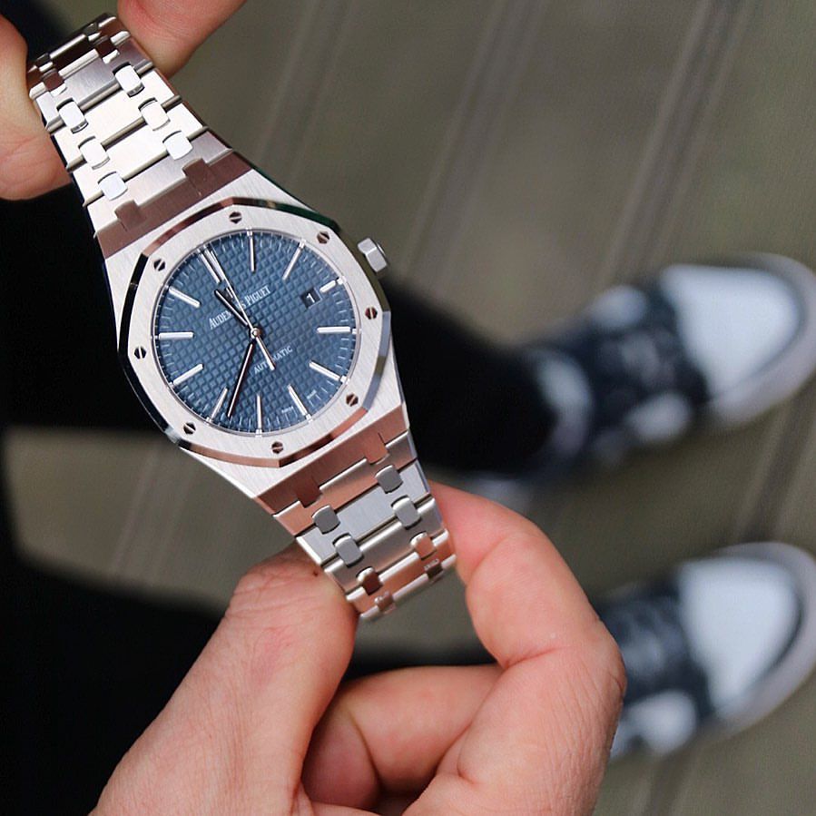 Luxury Silver Stainless Steel Automatic Watch for Men – Blue Textured Dial Analog Watch